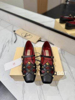 2026.03.10  Super Perfect Valentino Women Sandals Size35-40 891