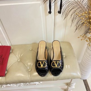 2026.03.30 Super Perfect Valentino Women Slippers Size35-40 309