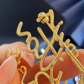 2026.04.17  LV Brooch 016