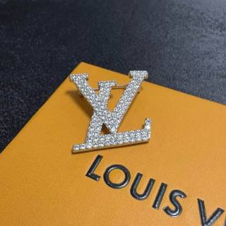 2026.04.17  LV Brooch 012