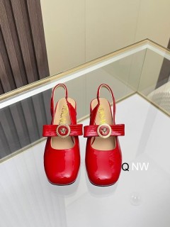 2026.04.17 Super Perfect Versace Women Sandals Size35-40 100