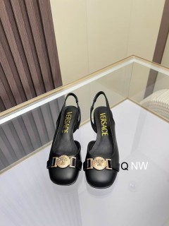 2026.04.17 Super Perfect Versace Women Sandals Size35-40 102