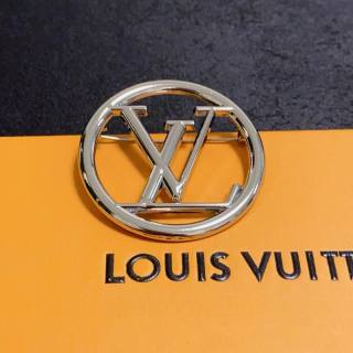 2026.06.25 LV Brooch 023