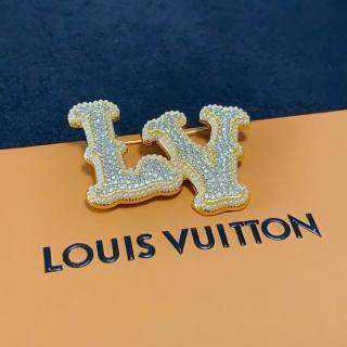 2026.07.02 LV Brooch 025