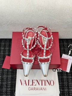 2026.09.03 Super Perfect Valentino Women Sandals Size35-40 1011