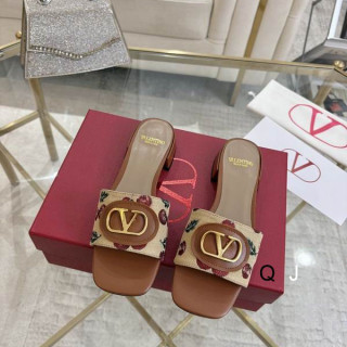 2025.11.25 Super Perfect Valentino Women Slippers Size35-40 282