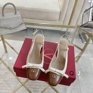 2025.11.25 Super Perfect Valentino Women Sandals Size35-40 868