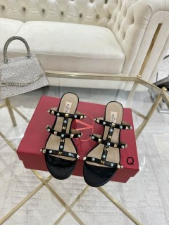 2025.11.25 Super Perfect Valentino Women Slippers Size35-40 296