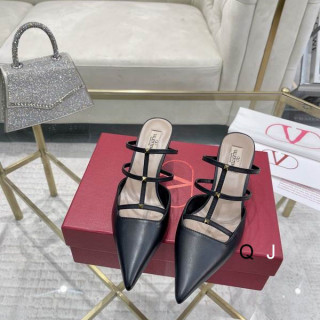 2025.11.25 Super Perfect Valentino Women Slippers Size35-40 297