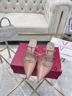 2025.11.25 Super Perfect Valentino Women Slippers Size35-40 299