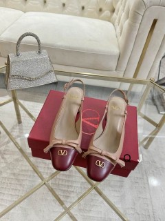 2025.11.25 Super Perfect Valentino Women Sandals Size35-40 869
