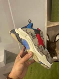 2023.5.26 Super Perfect Gucci x Balenciage Men and Women Shoes 015