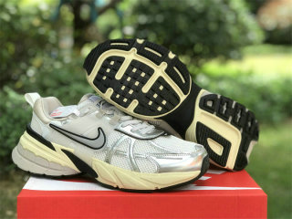 Authentic Nike Runtekk White/Silver