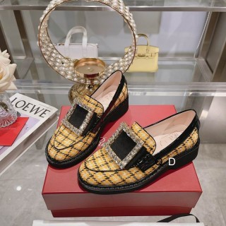 2023.9.18   Super Perfect Roger Vivier Women Shoes size35-40 005