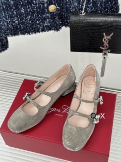 2023.11.3  Super Perfect Roger Vivier Women Shoes size35-40 016