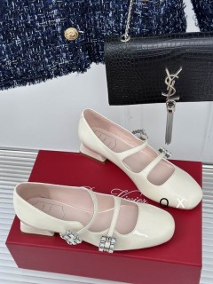 2023.11.3  Super Perfect Roger Vivier Women Shoes size35-40 013