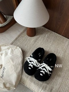 2023.12.20  Super Perfect UGG Women Shoes size35-40 013