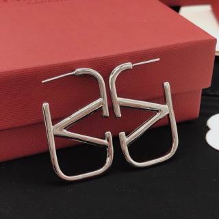 2024.12.03 Valentino Earring 075