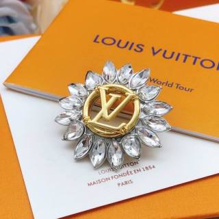 2024.12.03 LV Brooch 007