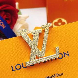 2024.12.03 LV Brooch 008