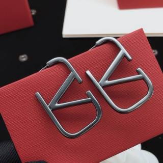 2024.12.03 Valentino Earring 063